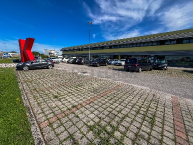 Foto Ufficio in Via Cotonificio 47, Tavagnacco Feletto Umberto di 97 m²