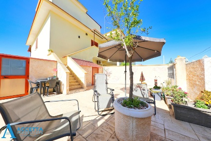 Foto Villa unifamiliare in Via Fior di Eucalipto 26, Taranto di 96 m²