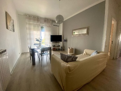 Foto Appartamento a Sarzana Marinella di 70 m² con 4 locali in affitto