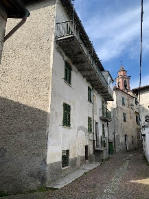 Foto Rustico in Via Roma 16, Parodi Ligure Centro di 207 m² con 8 locali