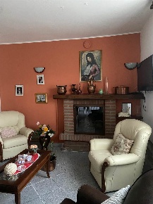 Foto Appartamento in sp 47, Lugagnano Val d'Arda di 580 m² con 5 locali
