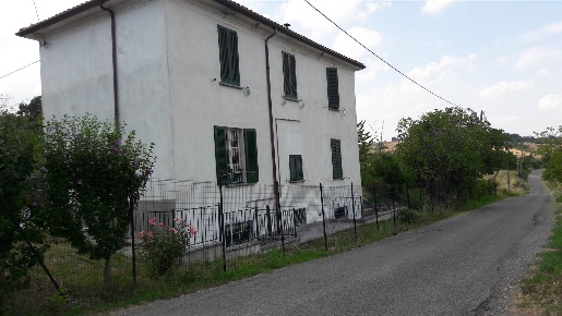 Foto Rustico in Via Vignole 3, Pozzol Groppo di 211 m² con 3 locali