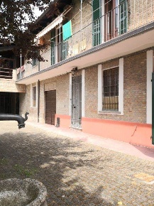 Foto Case semi ndipendenti in Via Pombio  5, Voghera di 400 m² in vendita