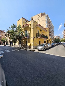 Foto Negozio a Salerno Torrione di 25 m² con 1 locali in vendita
