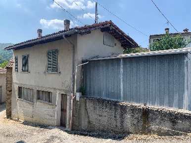 Foto Rustico in Località Ranzi  8, Varzi di 82 m² con 3 locali in vendita