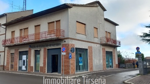 Foto Appartamento a Castel Giorgio di 190 m² con 5 locali in vendita