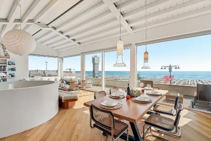 Foto Attico in Via Carducci, Viareggio Lungomare di 190 m² con 5 locali