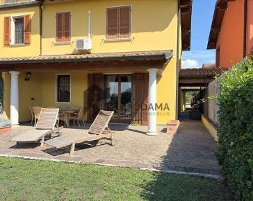 Foto Villa unifamiliare a Calvagese della Riviera Centro di 179 m²