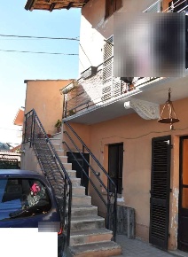 Foto Appartamento in Via G. B. Castelletto, Feletto di 222 m² con 10 locali
