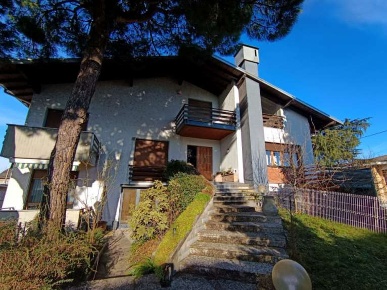 Foto Appartamento in Via Tre Giugno, Robecchetto con Induno Centro di 95 m²