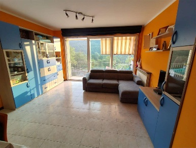 Foto Appartamento in Via Repubblica 13, Verbania di 95 m² con 3 locali