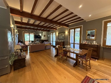 Foto Villa unifamiliare in Via XXIV Maggio, Traversetolo Centro di 500 m²