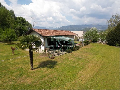 Foto Casa indipendente in via Pitagora  14, Casnate con Bernate Borgo