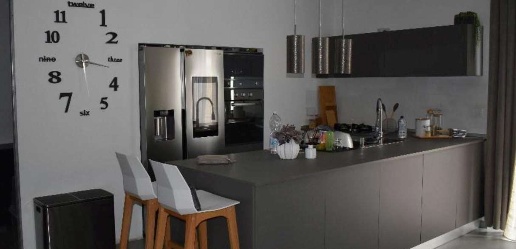 Foto Appartamento in Via Aurelia, Camporosso Centro di 144 m² con 8 locali