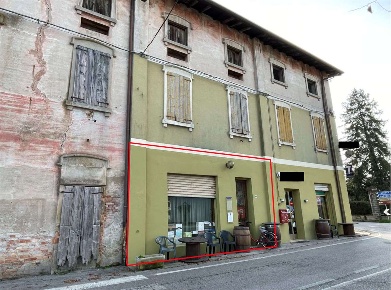 Foto Negozio in Via Marina, Portogruaro di 152 m² con 1 locali in vendita