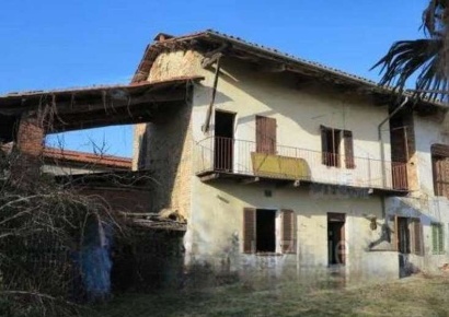 Foto Rustico in Via Umberto I, Piovà Massaia Centro di 142 m² con 6 locali