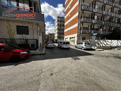 Foto Box in Martiri della Resistenza  16, Triggiano di 192 m² con 3 locali