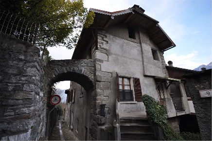 Foto Appartamento in Via Casali 9, Villadossola di 227 m² con 6 locali