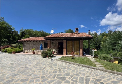 Foto Rustico in Via san sebastiano, Camporgiano di 120 m² con 7 locali