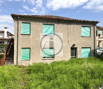 Foto Casa indipendente in Strada Retratto, Adria Centro di 230 m²