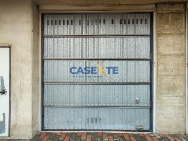 Foto Box in Via Giovanni Caboto, Bergamo Celadina di 16 m² con 1 locali