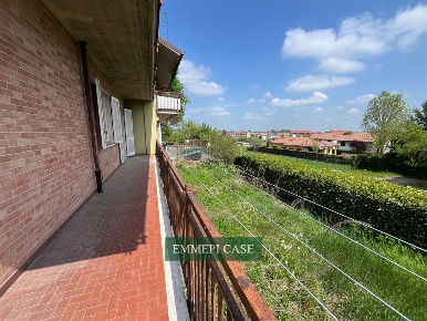 Foto Appartamento a Mondovì Via Cuneo, Tiro a Segno di 140 m² con 4 locali