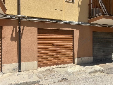 Foto Posti auto a Siracusa Tica - Zecchino di 18 m² con 18 locali