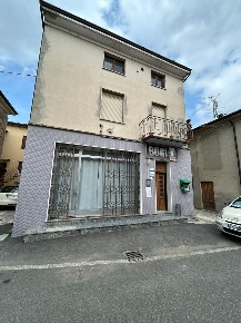 Foto Appartamento a Borgonovo Val Tidone Mottaziana di 191 m² con 4 locali