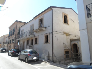 Foto Casa indipendente in Via XX Settembre, Tortoreto Centro di 400 m²