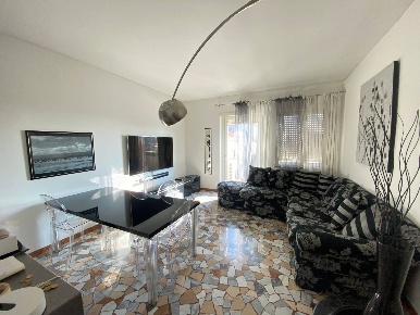 Foto Appartamento in Via Mestrina, Venezia Mestre di 110 m² con 6 locali