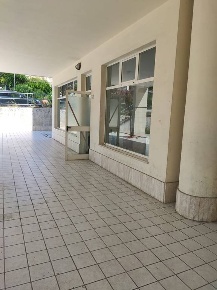 Foto Locale commerciale in PIAZZA ATENE, Spoltore Villa Raspa di 129 m²