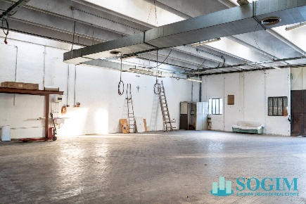 Foto Laboratorio in Via Giotto, Albese con Cassano di 289 m² in vendita