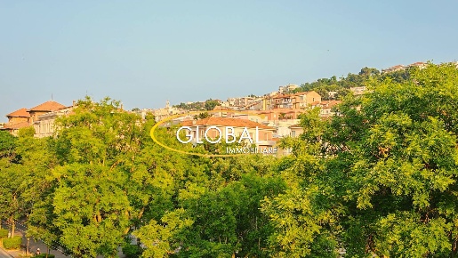 Foto Appartamento a Ancona Adriatico di 160 m² con 7 locali in vendita