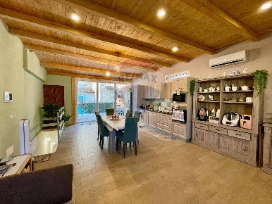 Foto Casa indipendente in via Mortillaro, Bagheria Centro di 110 m²