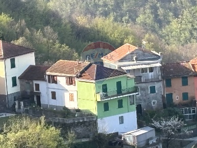 Foto Case semi ndipendenti a Bargagli Viganego di 70 m² con 6 locali