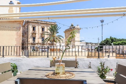 Foto Casa indipendente in Vi Mandalà, Noto Centro di 190 m² con 5 locali