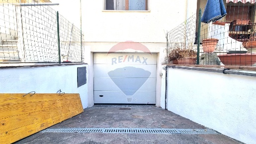 Foto Box in Via Pasubio, Cecina Cecina Centro di 35 m² con 1 locali
