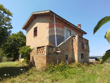 Foto Rustico in CONTRADA CAPARRONE, Collecorvino di 240 m² con 4 locali