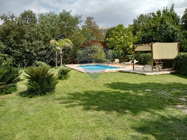 Foto Villa singola in strada statale 194, Ragusa Zona Industriale di 272 m²