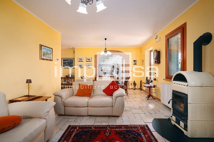 Foto Villa bifamiliare in via Molinetto, Breda di Piave di 196 m²