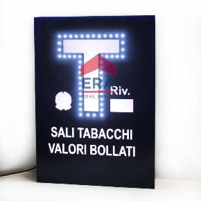 Foto Attività commerciale a Genzano di Roma Centro Storico di 66 m²