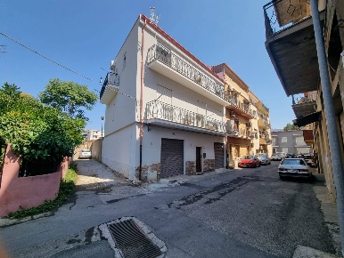 Foto Appartamento in Via Ferrara, Iglesias Centro di 103 m² con 3 locali