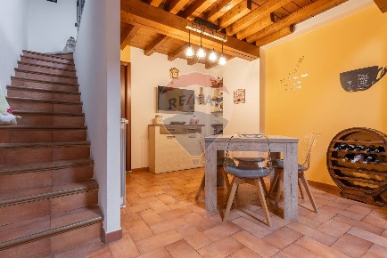 Foto Appartamento in via Stochetti, Besozzo Centro di 70 m² con 2 locali