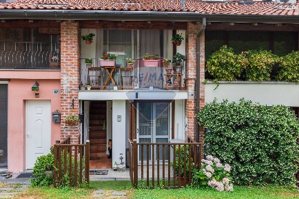 Foto Appartamento in via Stochetti, Besozzo Centro di 70 m² con 2 locali