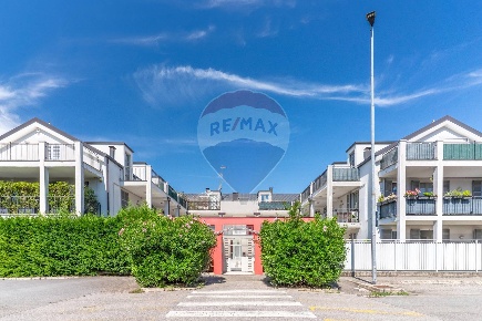 Foto Appartamento in Via Padre Dino Beretta, Villasanta di 117 m²