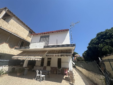 Foto Appartamento in Via Bora 8, Catania Vaccarizzo di 121 m² con 4 locali