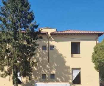 Foto Case semi ndipendenti a Scandicci Via Pisana di 200 m² con 5 locali