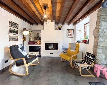 Foto Case semi ndipendenti a Serramazzoni di 150 m² con 7 locali in vendita