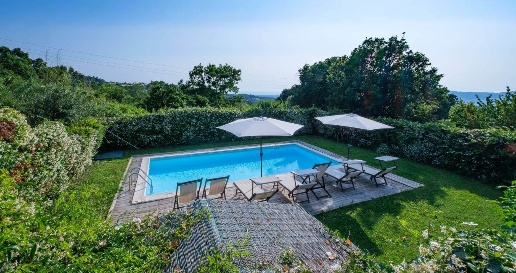 Foto Rustico in Via Roma, Castellina Marittima di 270 m² con 7 locali