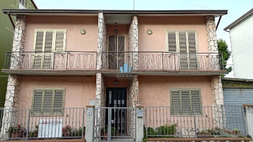 Foto Case indipendenti a Porto Sant'Elpidio Centro di 110 m² con 7 locali